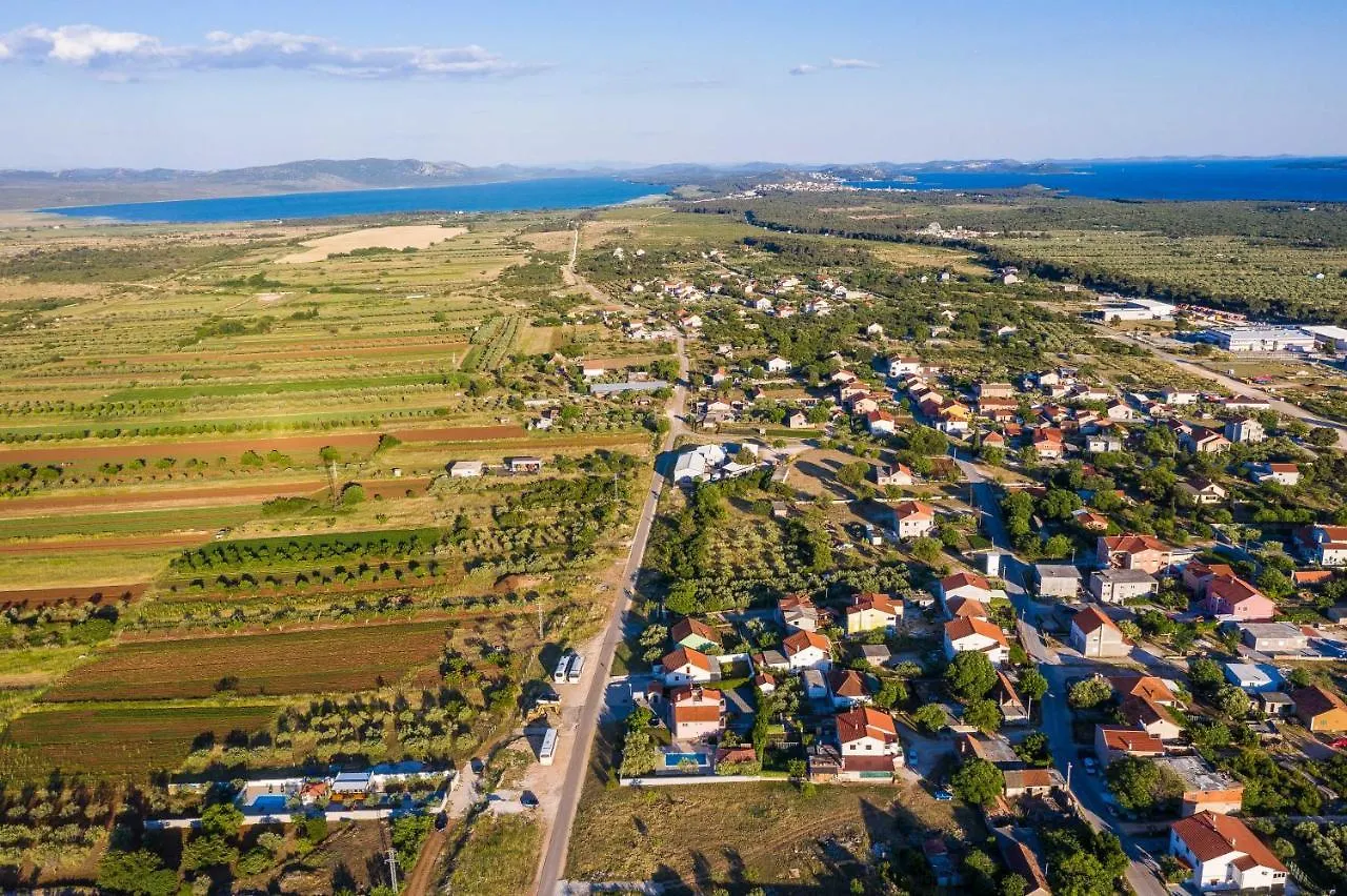 Holiday home Mobile House F&L Villa Biograd Na Moru